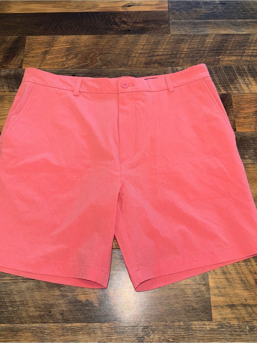Vineyard Vines Men’s Coral Performance Shorts